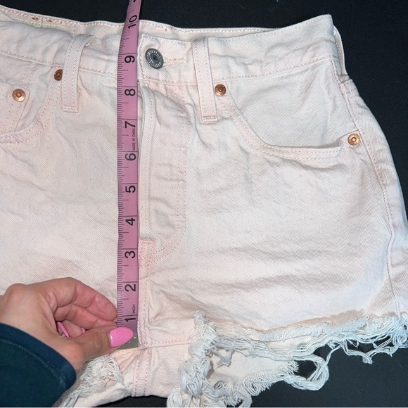 Levi’s 501 Women Size 25 Pale Pink Lemon Tag Button Fly Cut Off Jean Short - Picture 6 of 10